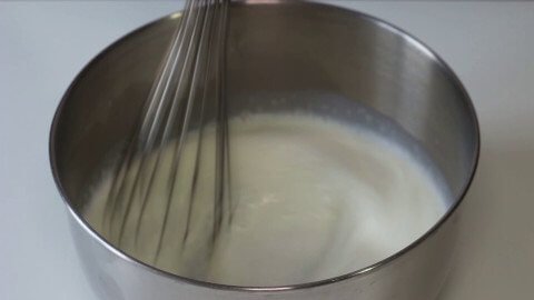 mischiamo-latte-e-zucchero