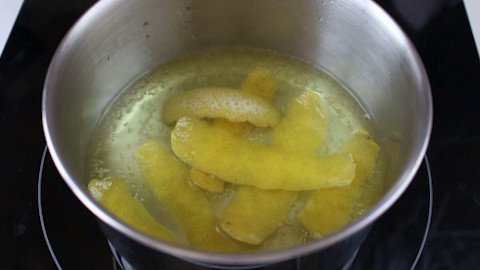 bolliamo-acqua-e-buccia-di-limone
